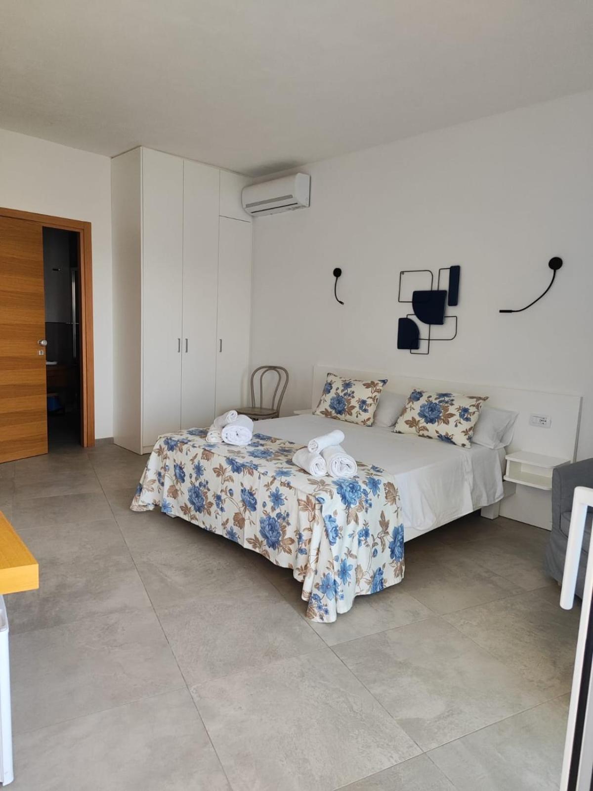 Rooms, Affittacamere Maksim Гольфо-Аранчі Екстер'єр фото